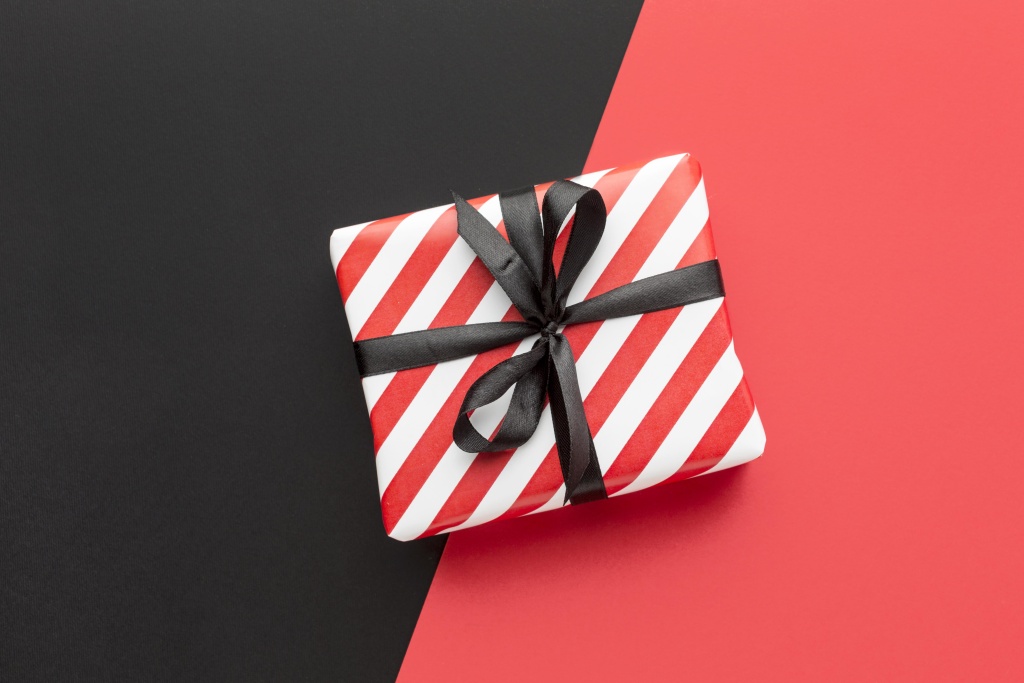 top-view-gift-box-cyber-monday-concept.jpg